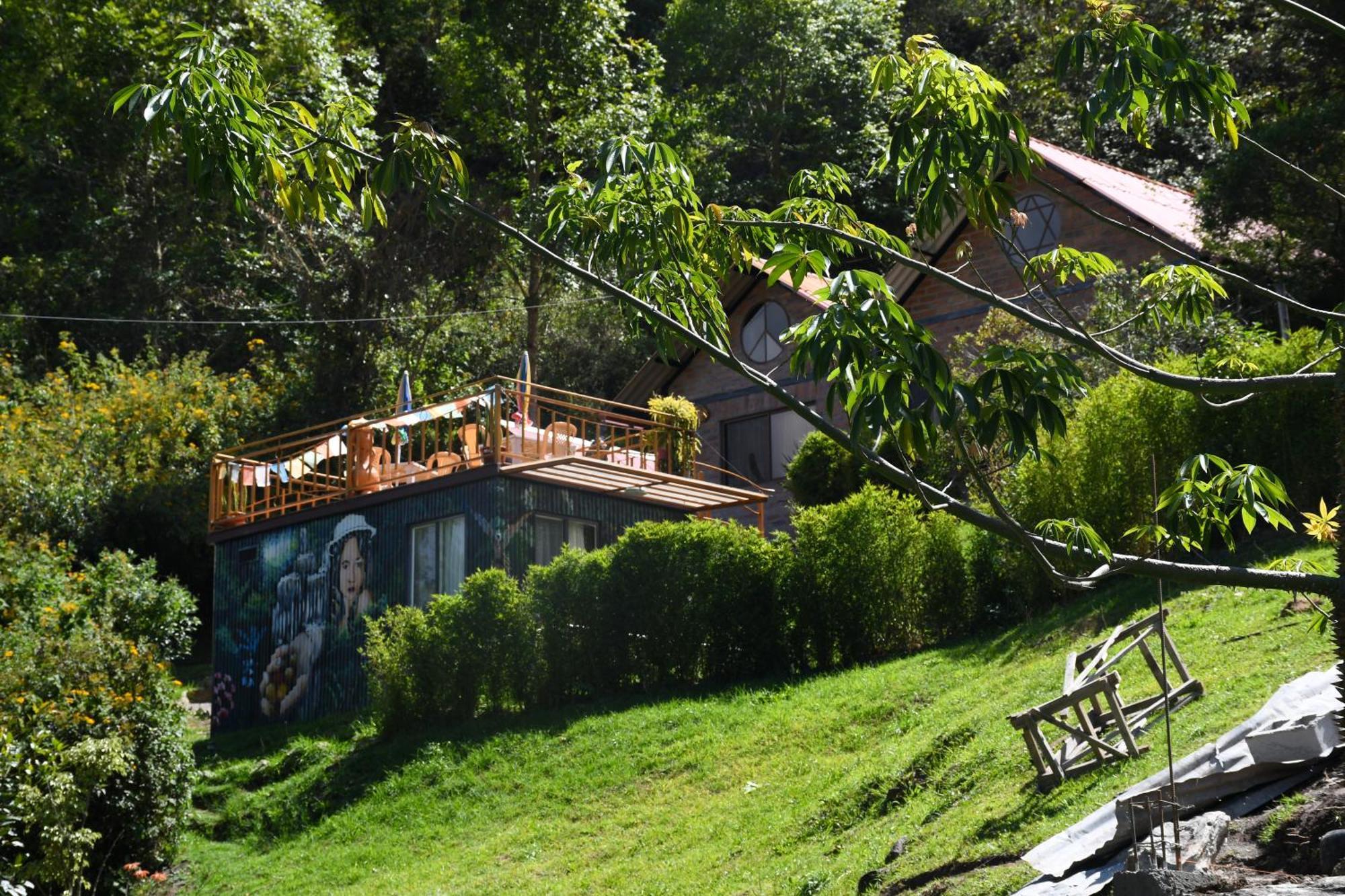 Twelve Hummingbirds Andes Retreat Hotel Paute Exterior photo